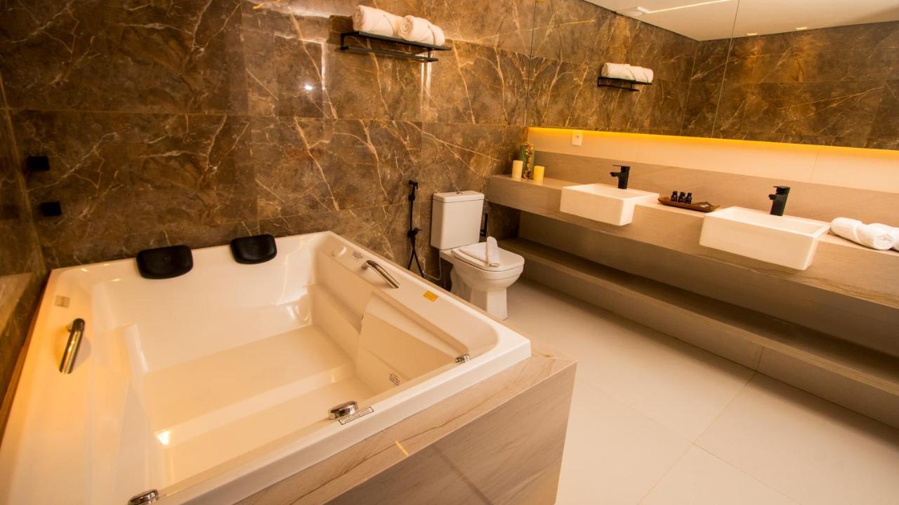 אקווירז Paraiso Beach Hotel מראה חיצוני תמונה