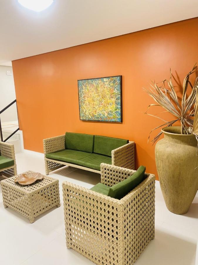 אקווירז Paraiso Beach Hotel מראה חיצוני תמונה