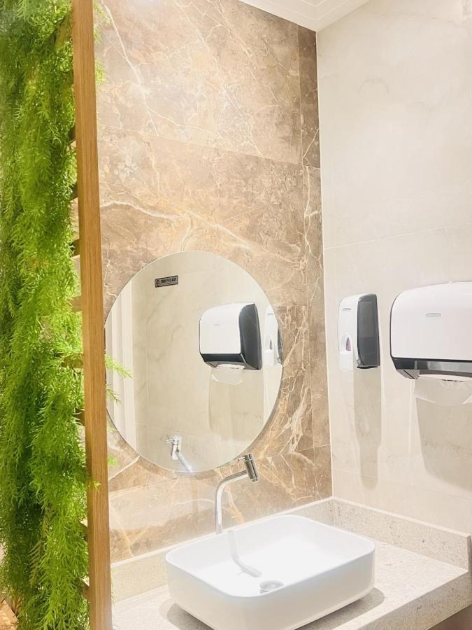 אקווירז Paraiso Beach Hotel מראה חיצוני תמונה